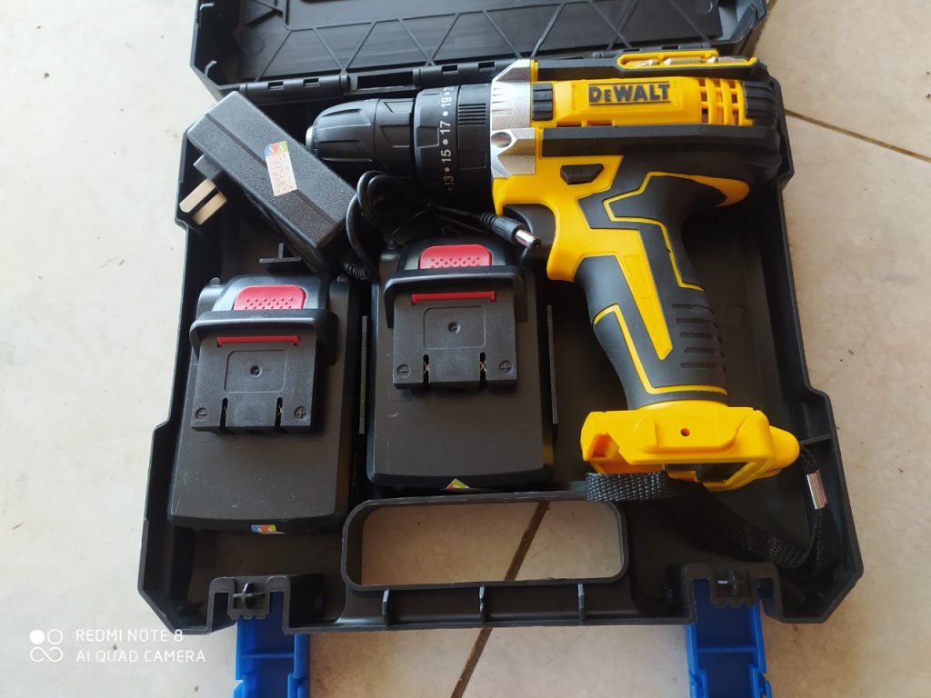 Máy khoan bắn vít động lực DeWALT